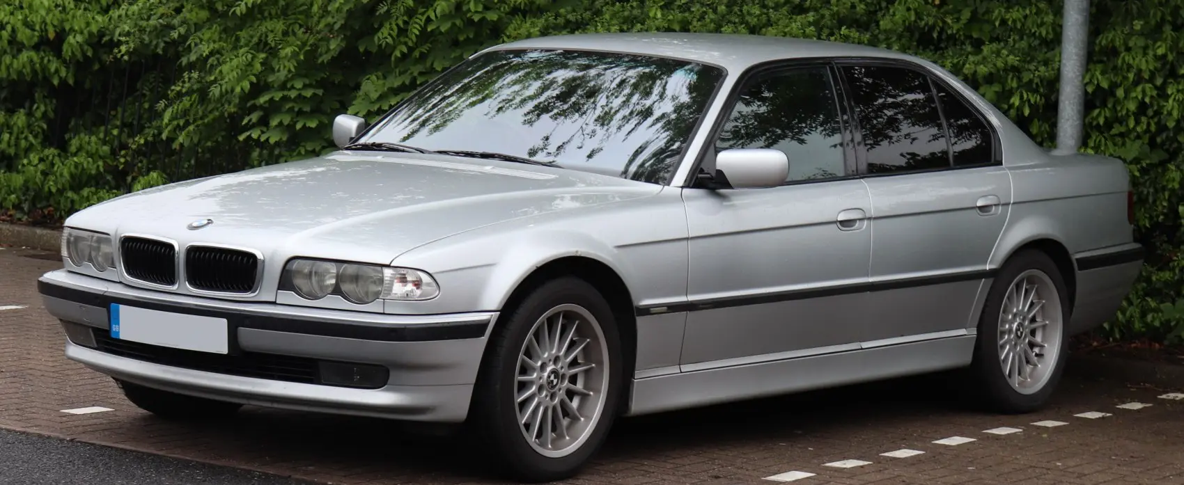 750i (326 bg) Steptronic