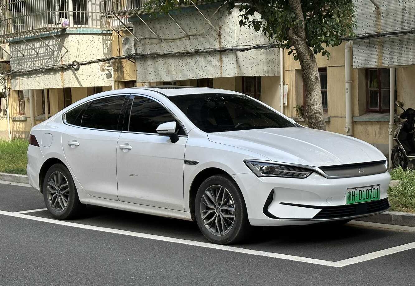 EV 57.6 kWh (136 bg)