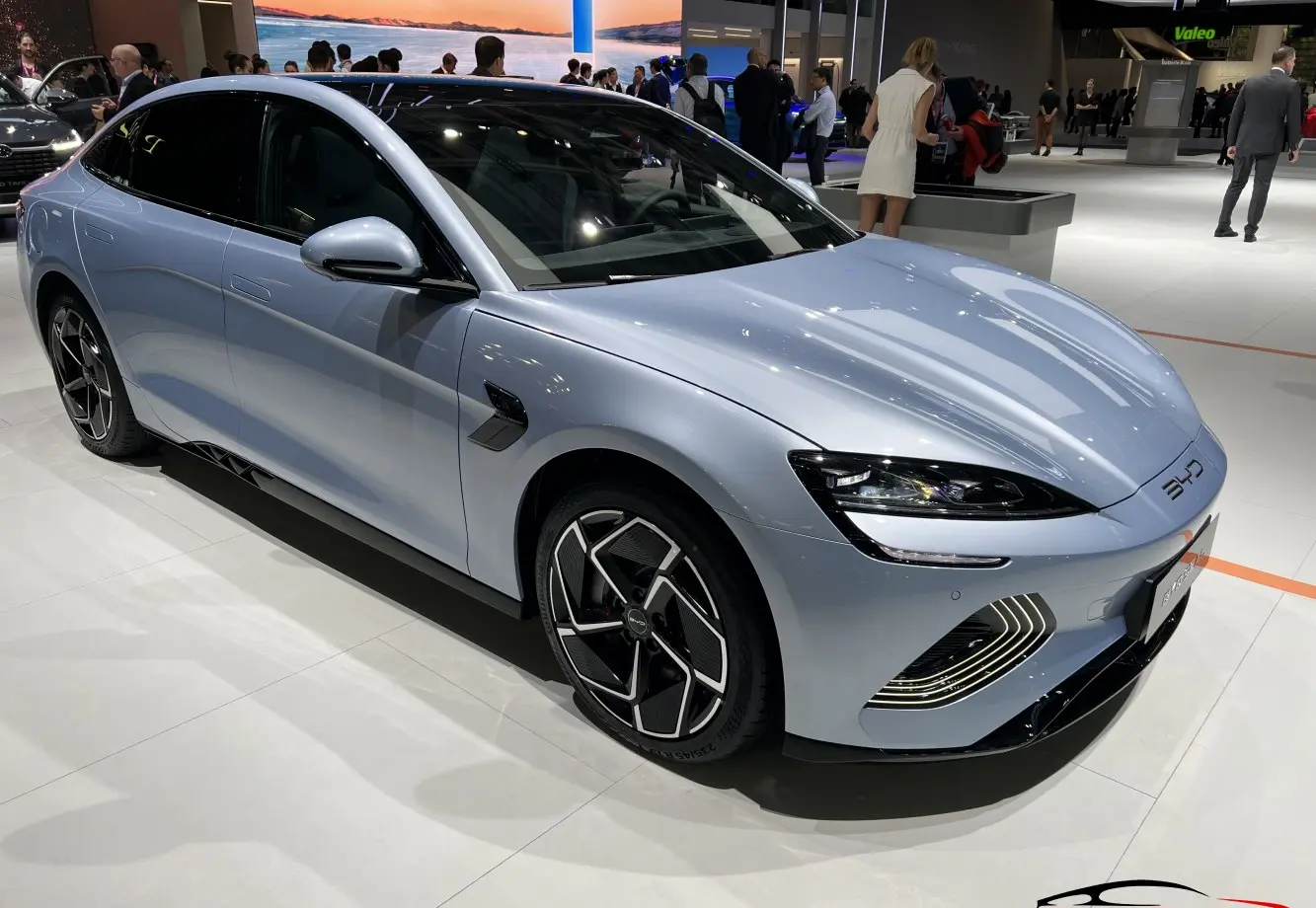 Standard Range 61.4 kWh (204 bg) EV