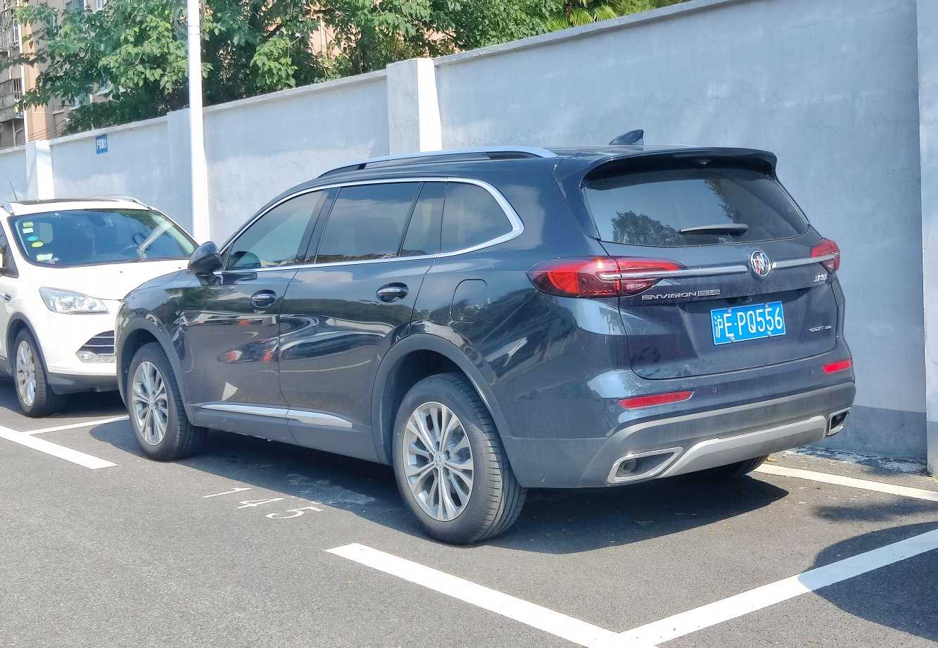 Plus 652T (237 bg) Mild Hybrid 4WD HYDRA-MATIC