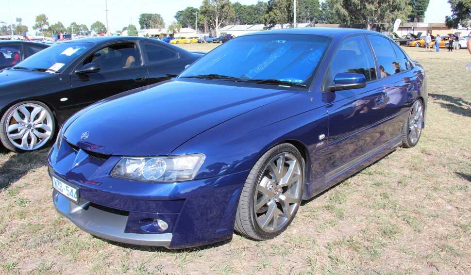 R8 5.7 V8 (354 bg)