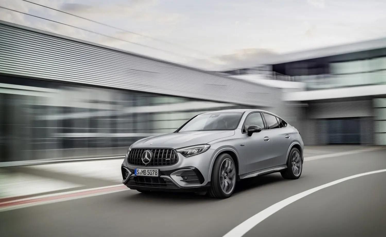 AMG GLC 63 S E PERFORMANCE (680 bg) Plug-in Hybrid 4MATIC AMG SPEEDSHIFT MCT 9G