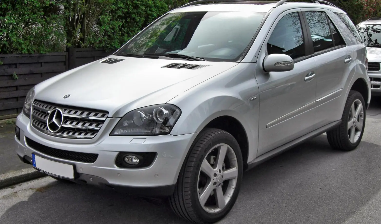 Mercedes-Benz M-Serisi (W164)