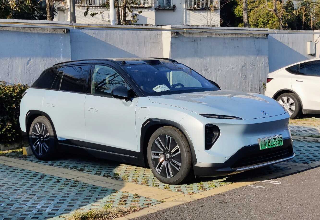 Ultra Long Range 150 kWh (653 bg) i4WD Electric