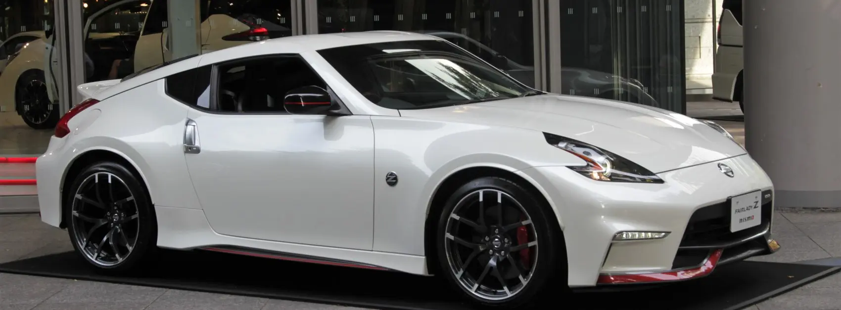 Nismo 3.7 V6 (350 bg) (USA)