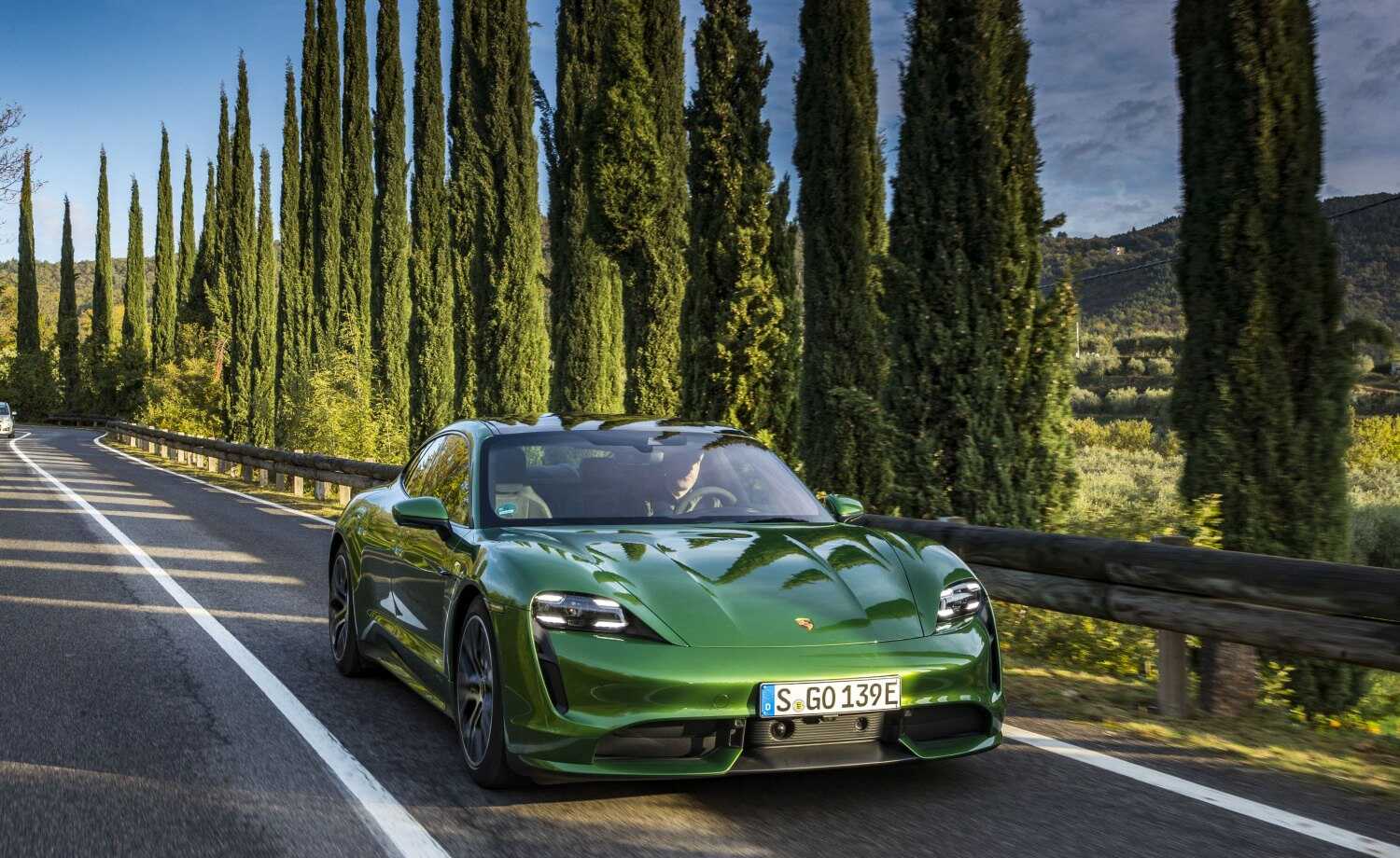 Turbo S 93.4 kWh (761 bg)