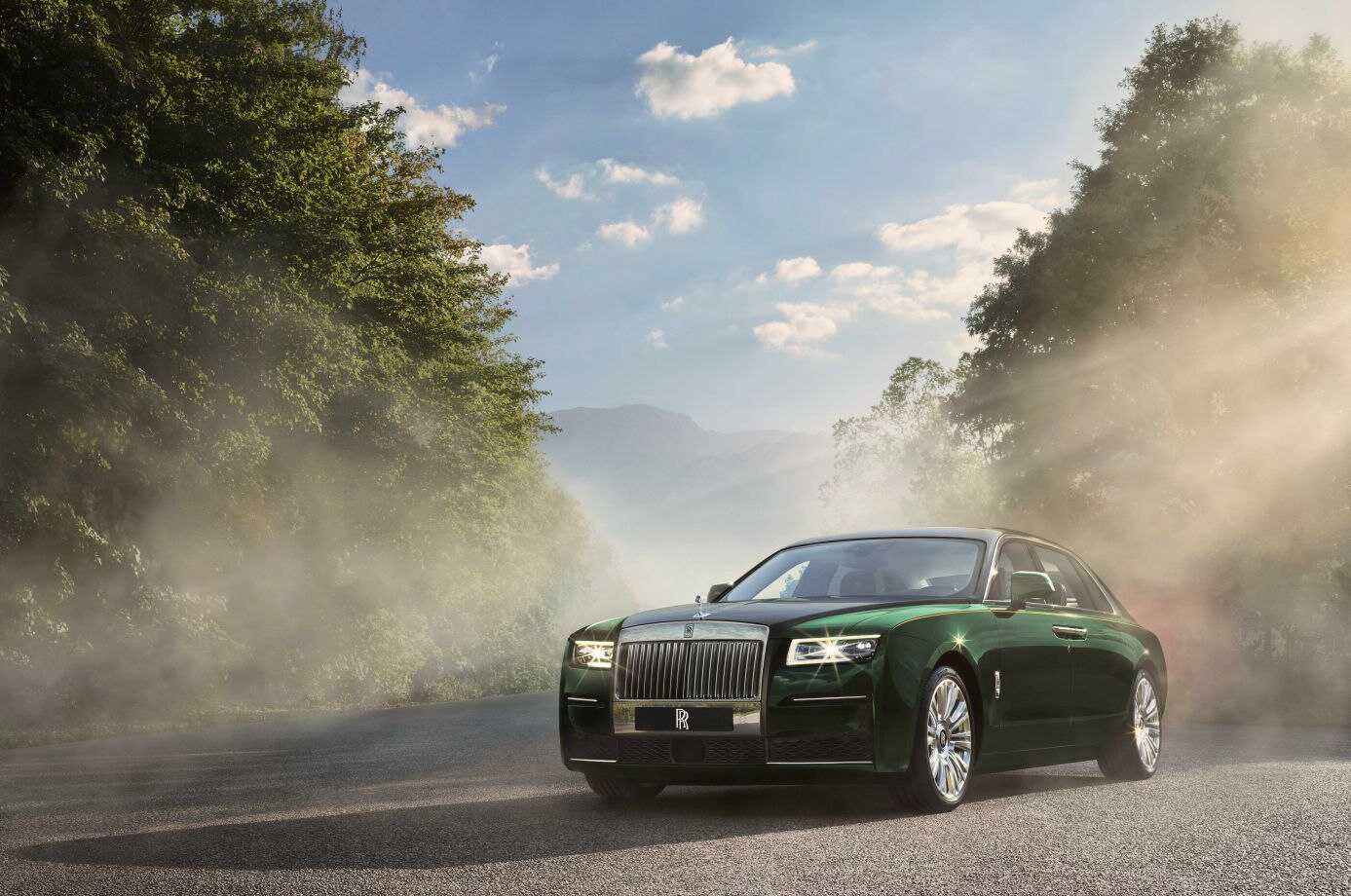 6.75 V12 (571 bg) AWD Automatic