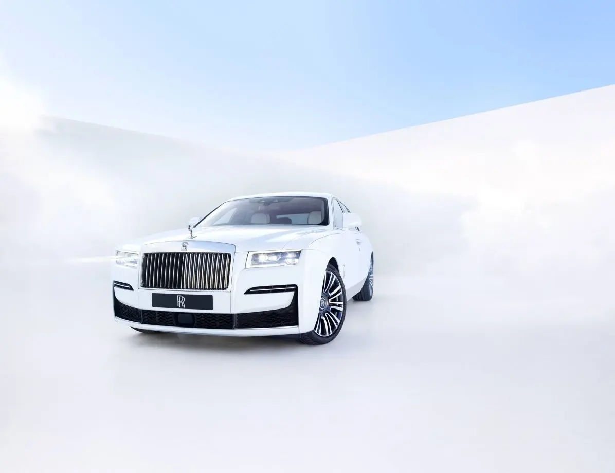 6.75 V12 (571 bg) AWD Automatic