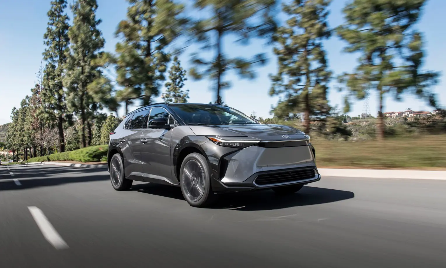 72.8 kWh (214 bg) BEV AWD
