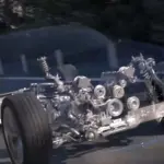 Toyota’dan Şaşırtan Hamle: Hibrit RAV4 Videosunda Neden V8 Motor Var?
