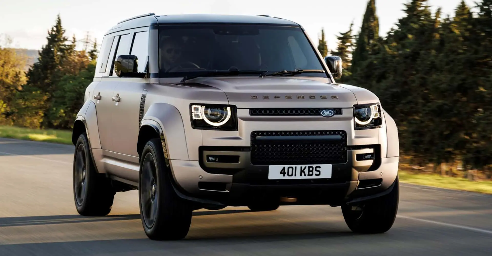 JLR Son 10 Yılın Rekor Kârını Açıkladı: Jaguar Kan Kaybederken Land Rover Yüzleri Güldürdü!