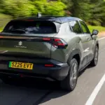 Suzuki’nin İlk Tam Elektriklisi e Vitara Fiyatlandı: Toyota İkizi Geliyor!