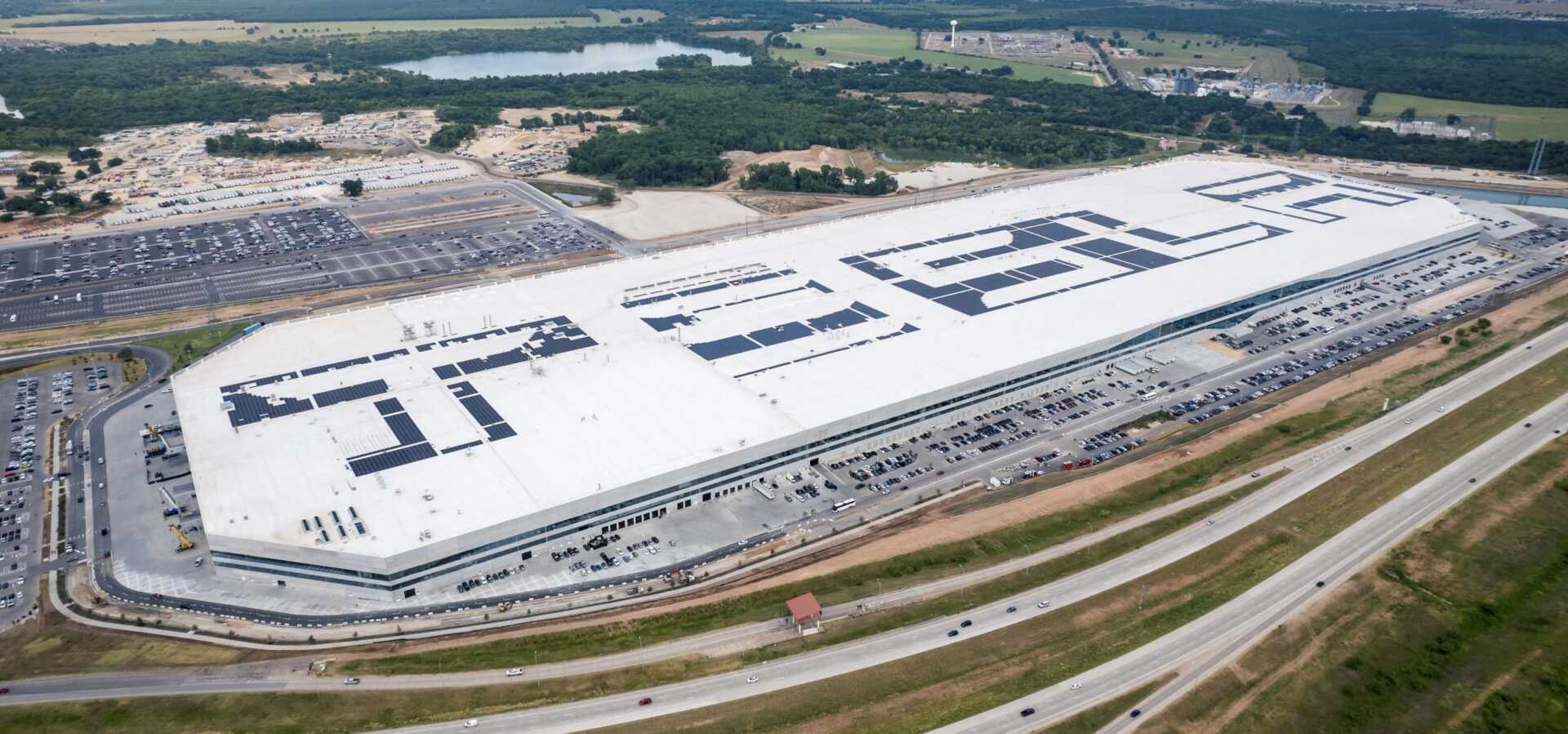 Tesla’nın Dev Texas Fabrikasında Üretim Yeniden Durdu: Talep Sorunu Mu?