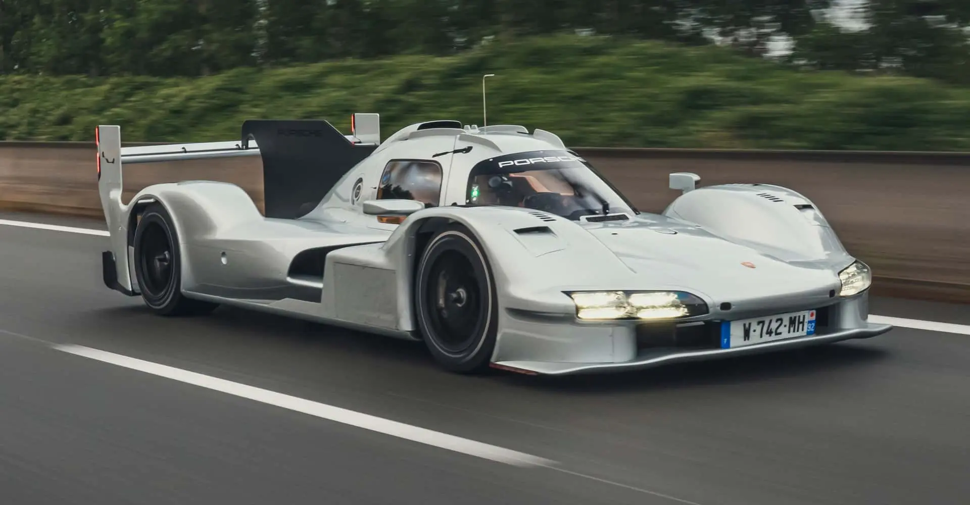 Porsche’den Akılalmaz Proje: Sokak Yasal Le Mans Canavarı 963 RSP Karşınızda!