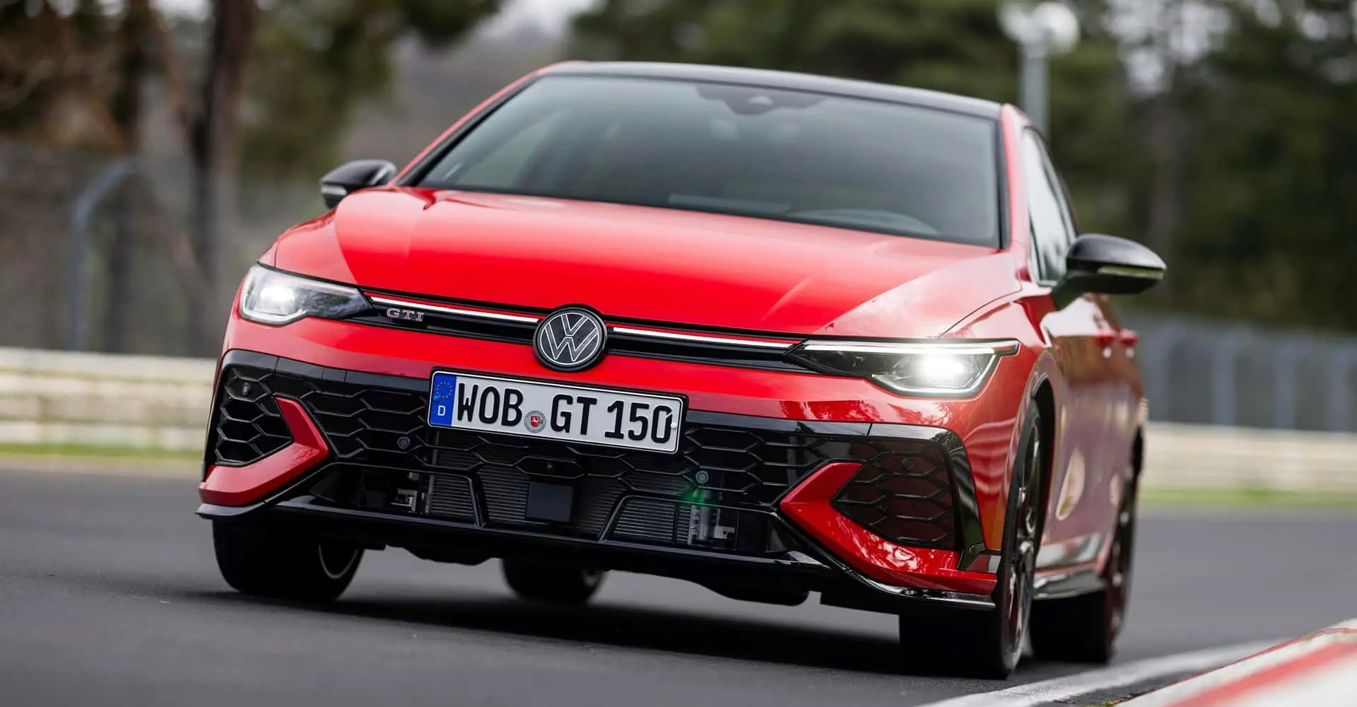 Volkswagen Golf GTI Tarihinin En Güçlüsü Tanıtıldı: İşte Edition 50!