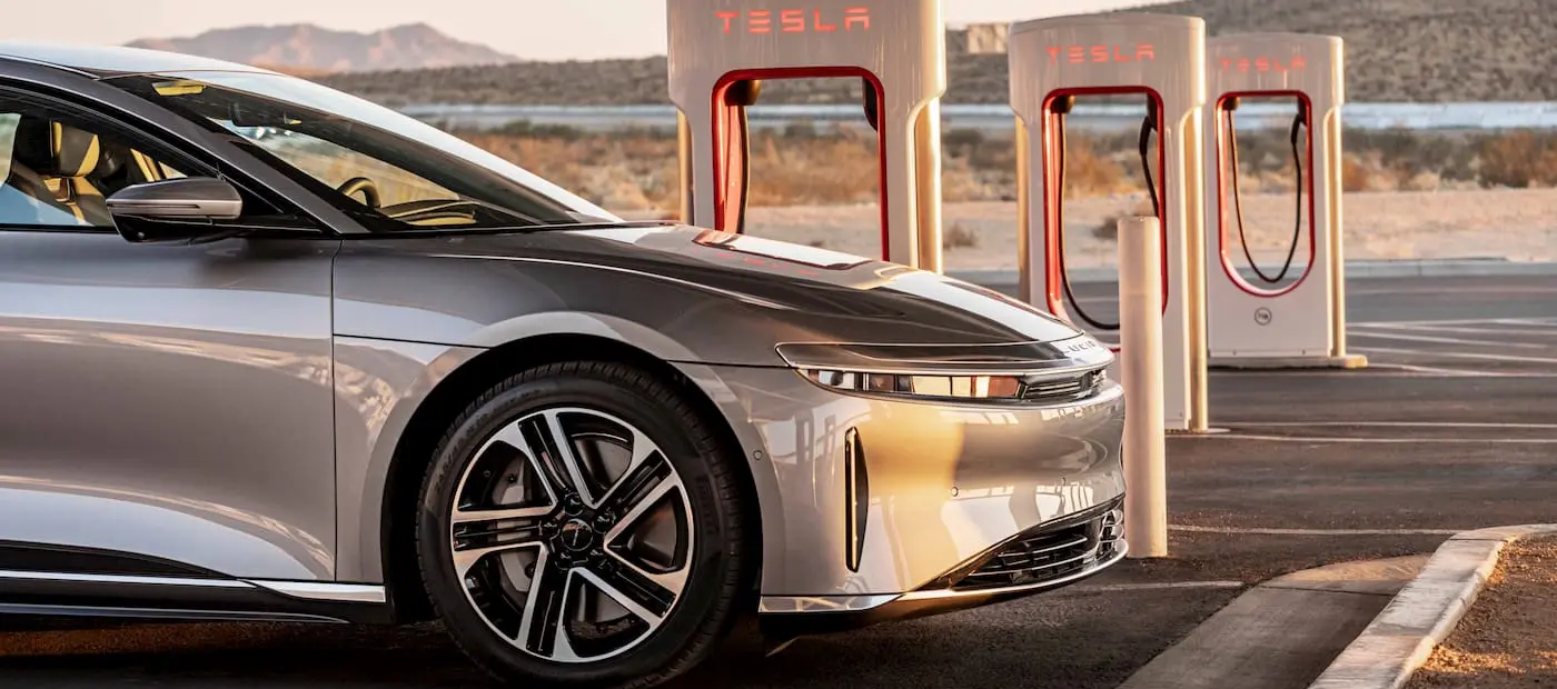 Lucid Air Sürücülerine Devrim Niteliğinde El-Frensiz Sürüş Özelliği Geliyor!
