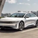 Rekor Menzilli Lucid Air, ABD’de Lüks Elektrikli Sedan Pazarının Zirvesinde: Rakipler Geriliyor!