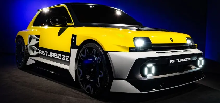 Efsane Geri Döndü: Renault 5 Turbo 3E, 533 HP’lik Elektrikli Canavarla Tanışın!