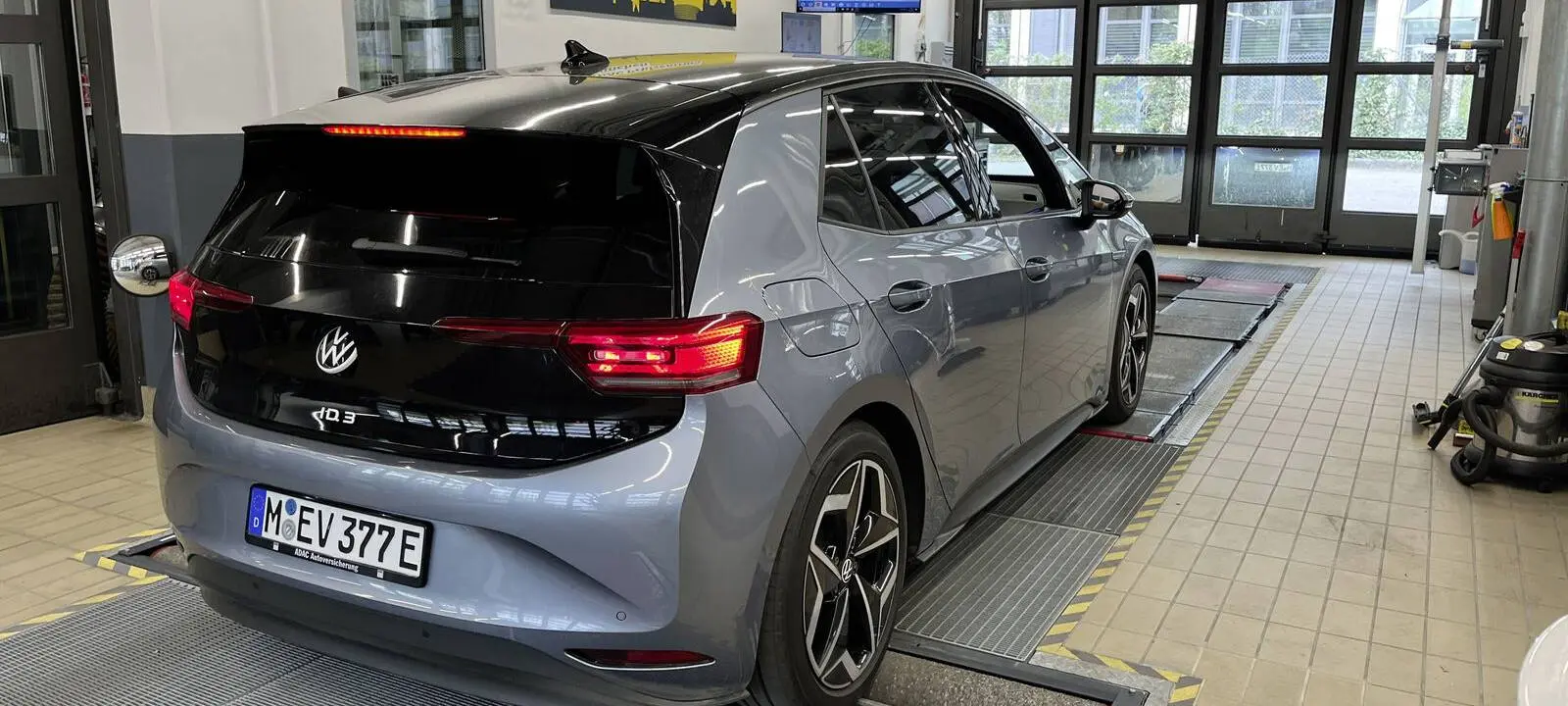 VW’nin Elektrikli Modelleri 160.000 Km’yi Devirdi: Batarya Sağlığı Şaşırttı!