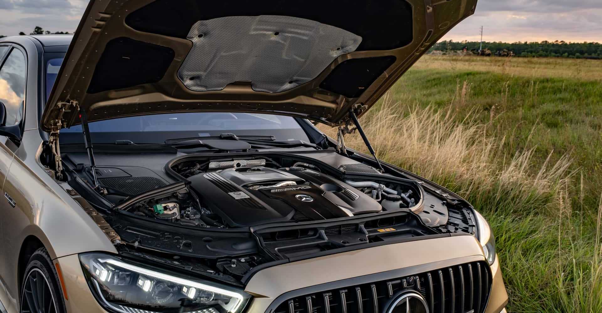 Mercedes CEO’dan Şok Açıklama: ‘Elektrikli Araçlara Geçiş Baskısı Otomotiv Sektörünü Çökertir!’