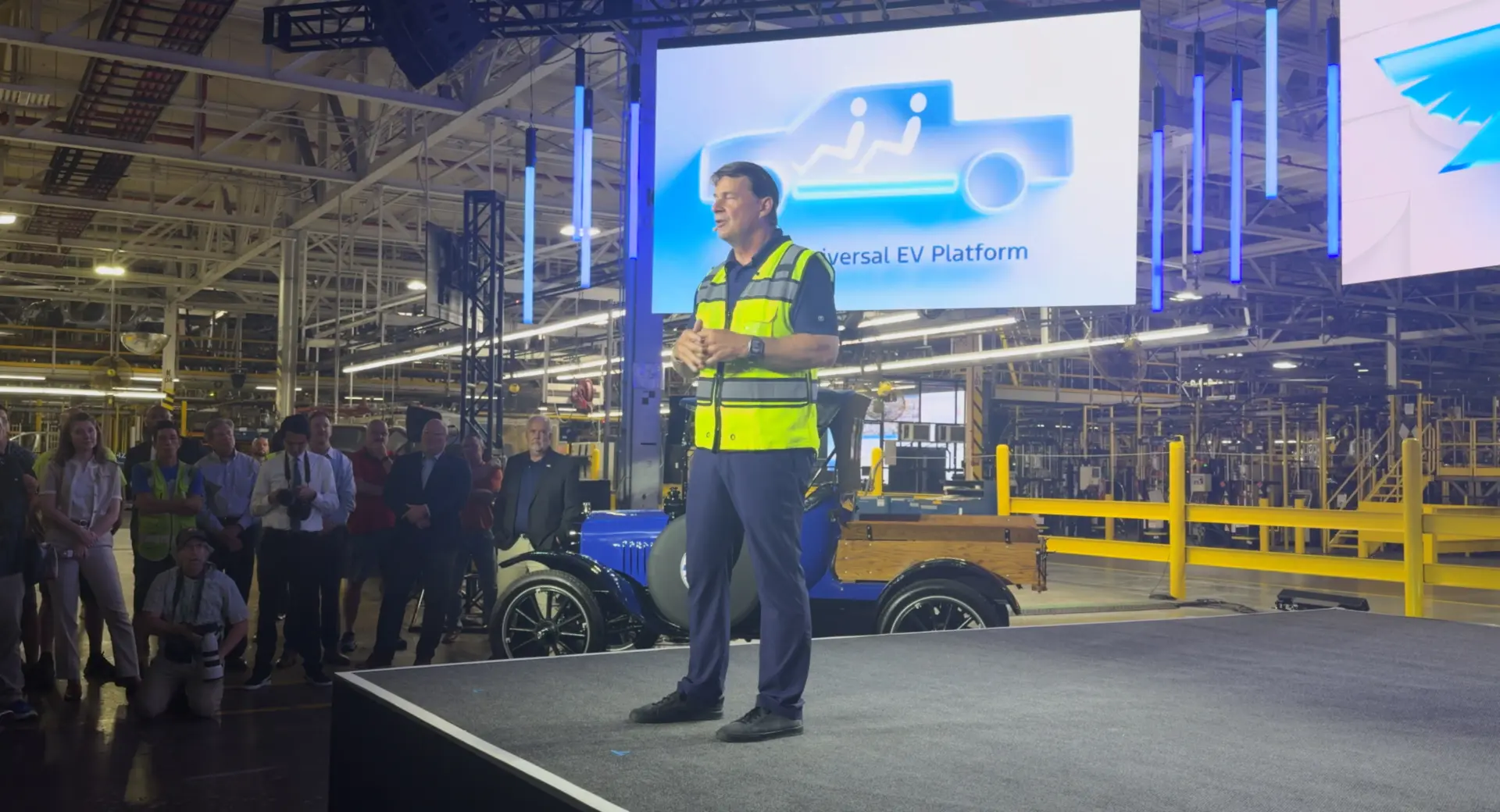 Ford’dan Devrim Niteliğinde Elektrikli Araç Hamlesi: Gelecek $30.000’dan Başlıyor!