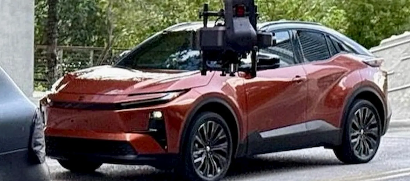 Toyota’dan Yeni C-HR EV SUV: 2026’da Sahne Alacak, Tasarımı Göz Kamaştırıyor!