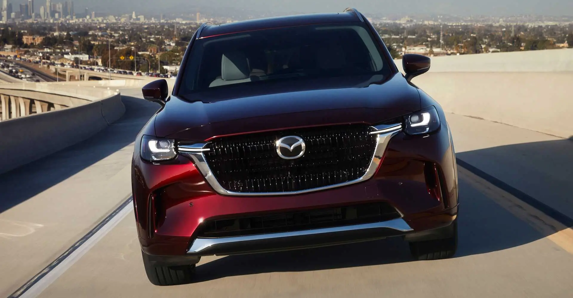 Mazda CX-90 2026’da Küçük Zamla Geliyor: Aile Odaklı SUV’da Neler Değişti?