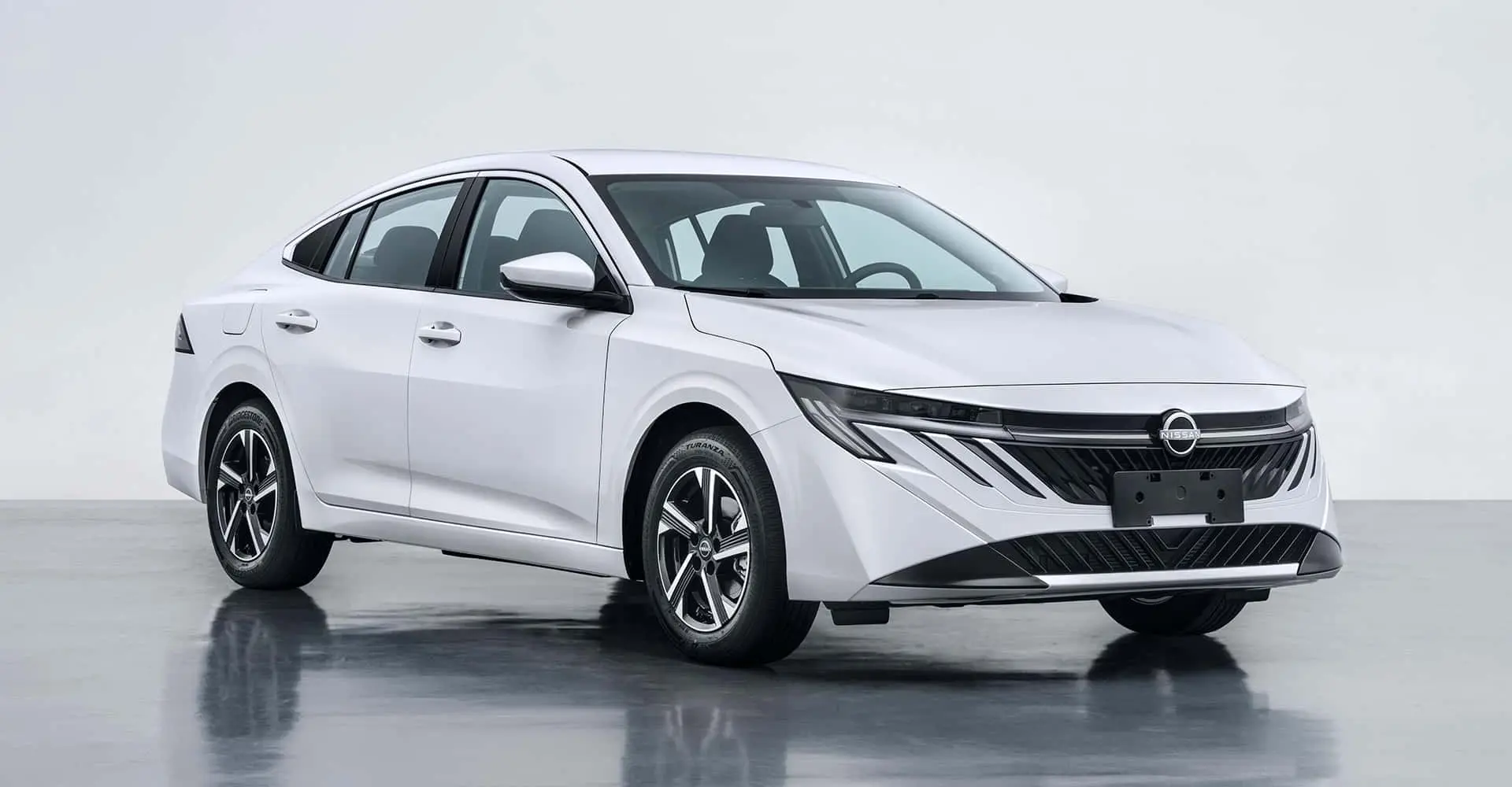 Nissan Sentra’dan Sürpriz Tanıtım! Yeni Tasarım Detayları Ortaya Çıktı