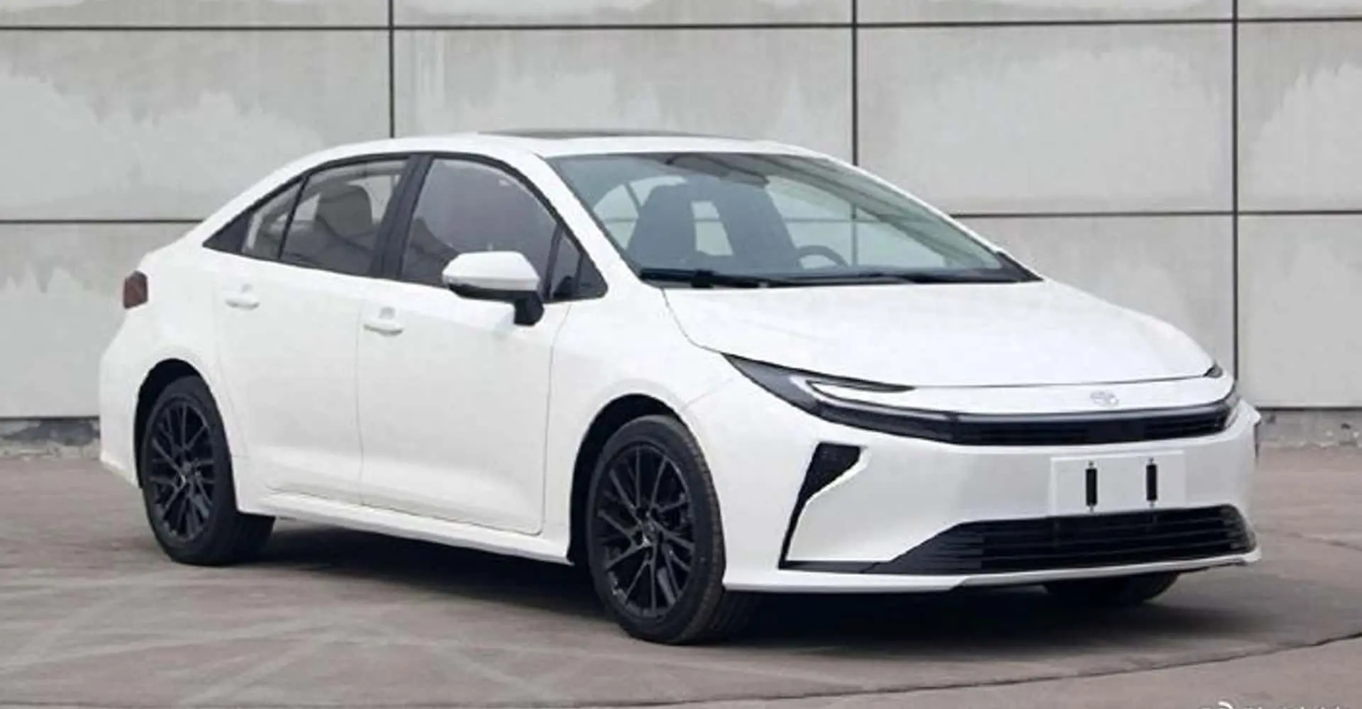 Yeni Toyota Corolla Görüntülendi: Makyajlı Tasarım ve Güncellenen Detaylar Türkiye Yollarına Geliyor Mu?