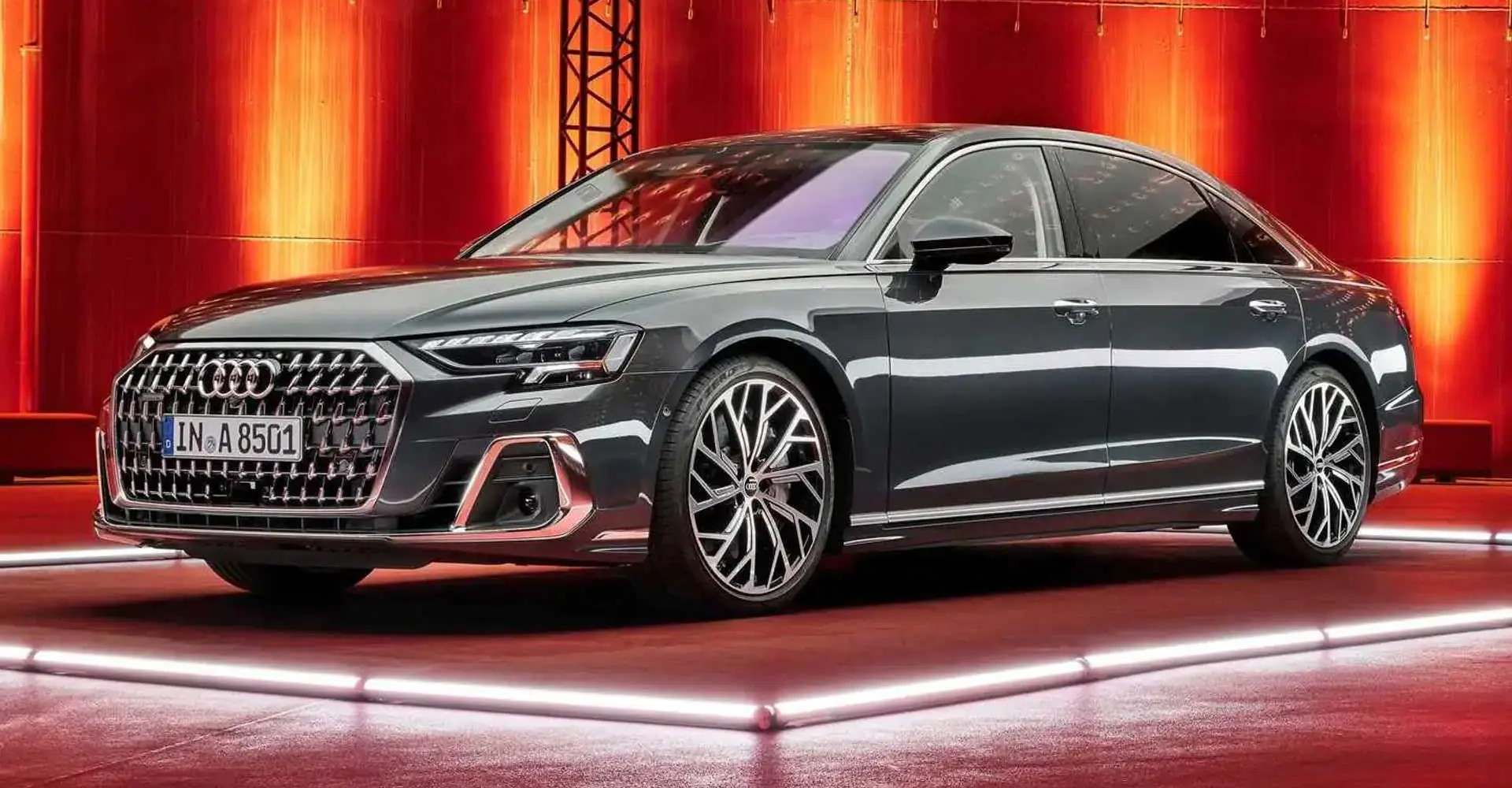 Audi A8 Belirsiz Geleceğiyle Sektörü Şaşırtıyor: Lüks Sedan Devri Sona mı Eriyor?
