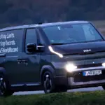 Kia’nın Elektrikli Vanı Rekor Kırdı: Tam Yükle Tek Şarjla 700 Km!