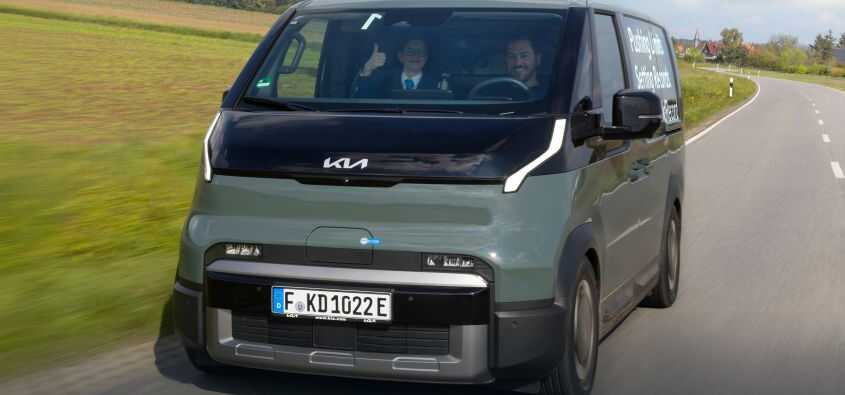 Tek Şarjla Rekor Kırdı! Kia PV5 Elektrikli Van 693 km Yol Katetti!