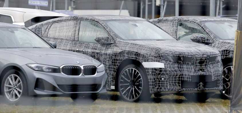 BMW iX4: Tek Şarjla 800 KM Menzil ve Sportif Tasarım Geliyor!