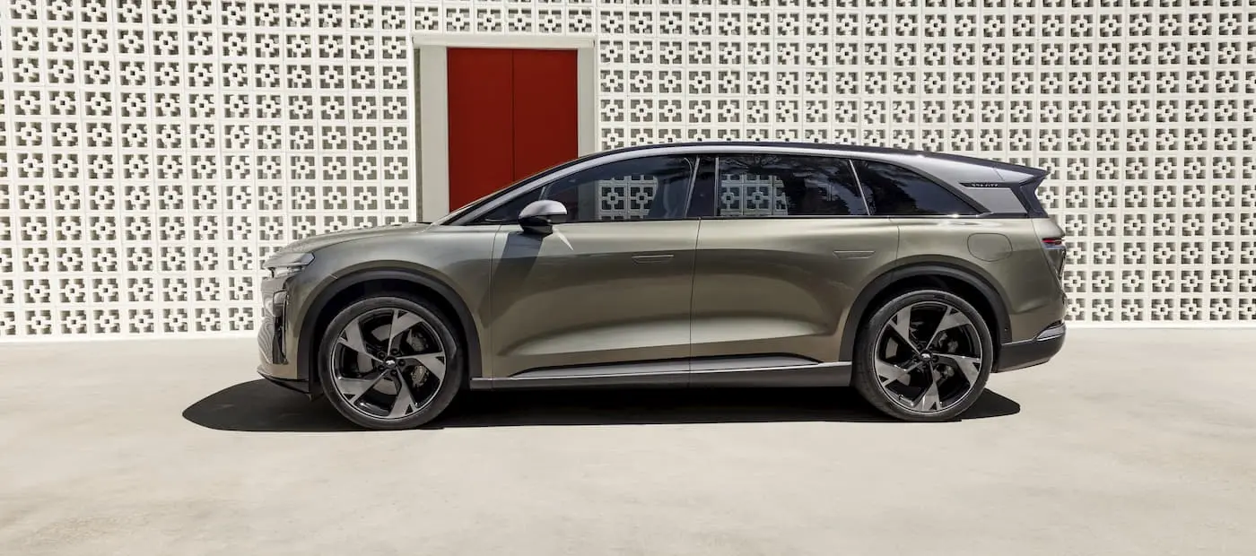 Lucid’in Merakla Beklenen SUV Modeli Gravity Touring Yollara Çıkıyor: Fiyat Avantajıyla Dikkat Çekiyor!