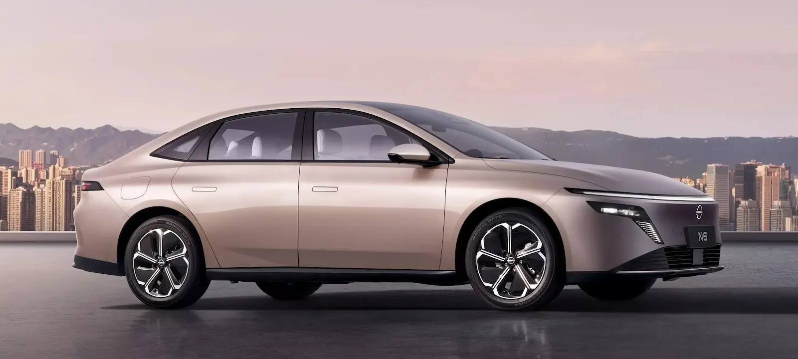 Nissan’dan Yeni Sürpriz: N6, Elektrik Destekli Sedan ile Piyasaları Sallayacak mı?