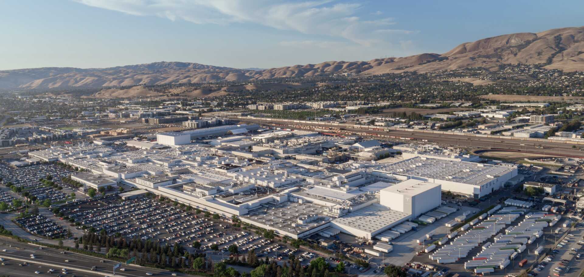 Tesla’dan Kritik Hamle: ABD Fabrikaları İçin Çin Malzemeleri Tamamen Yasaklanıyor!