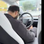 Tesla Robotaksi’de Akıl Almaz Skandal: Sürücü Müşteriyle Seyir Halindeyken Uyumuş!