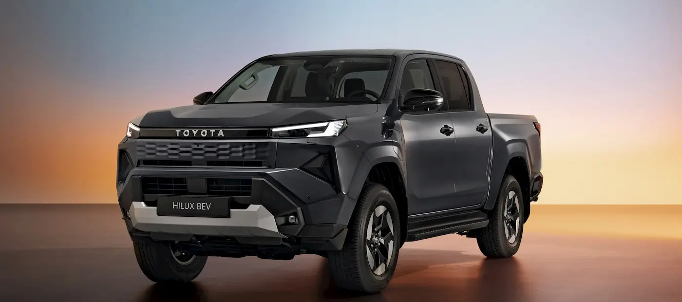 Toyota Hilux Elektrikliyle Sahneye Çıkıyor: Pikap Devrimine İmza Atıyor!