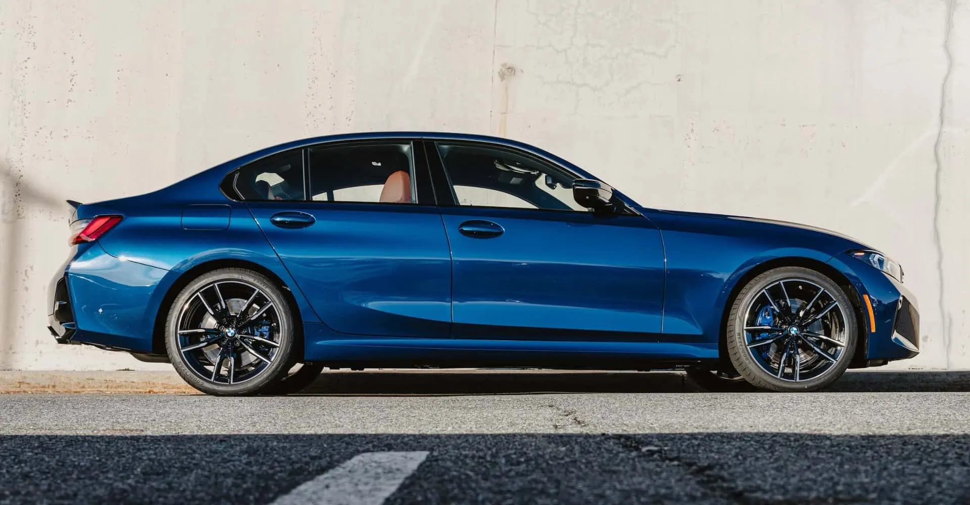 BMW’den Tarihi Bir Dokunuş: Efsanevi 3 Serisi 50. Yılına Özel M340i ile Geri Dönüyor!