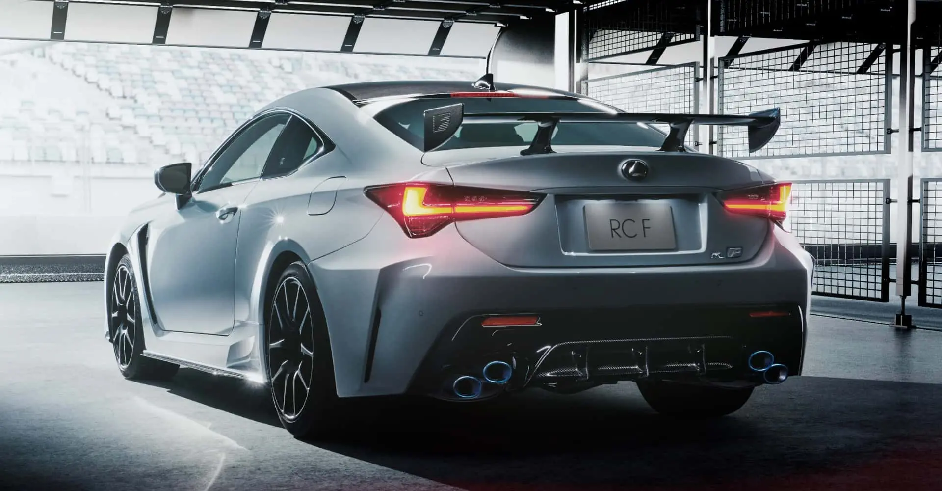 Lexus’un Efsanevi F Modelleri Tehlikede mi? V8 Dönemi Sona mı Eriyor?