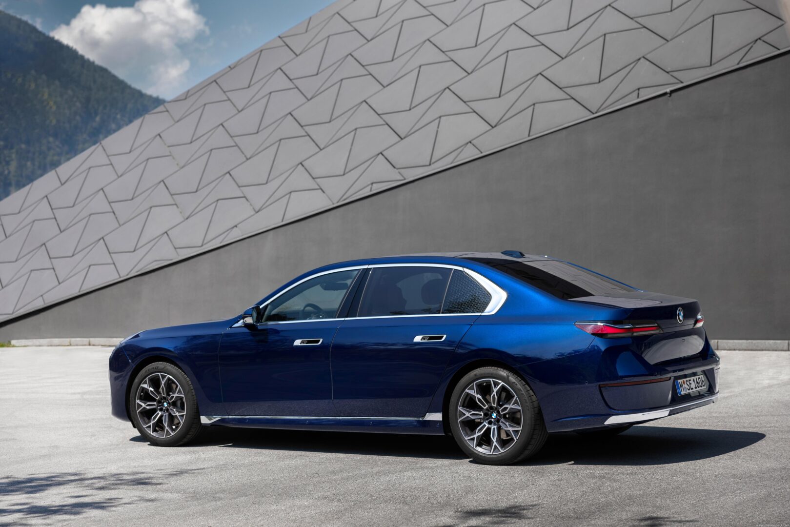 2026 BMW 7 Serisi 740d görsel 3