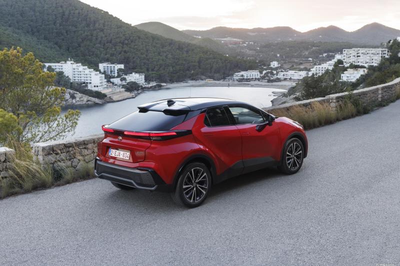 2026 Toyota C-HR 1.8 Flame görsel 2