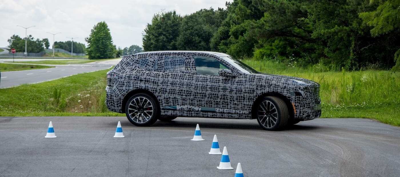 BMW’nin Yeni Elektrikli Modeli iX5, 800 Kilometrenin Üzerinde Menzil Hedefliyor
