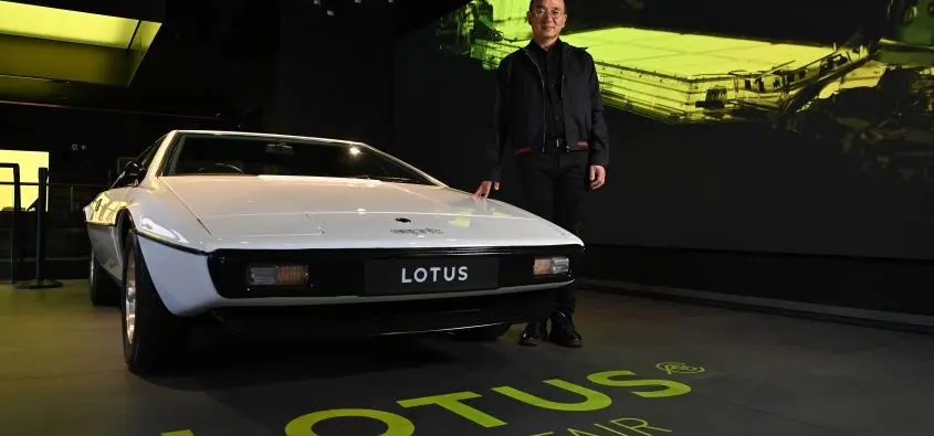 Lotus CEO’sun Esprit Tutkusu: Efsane Model 2028’de Geri Dönüyor