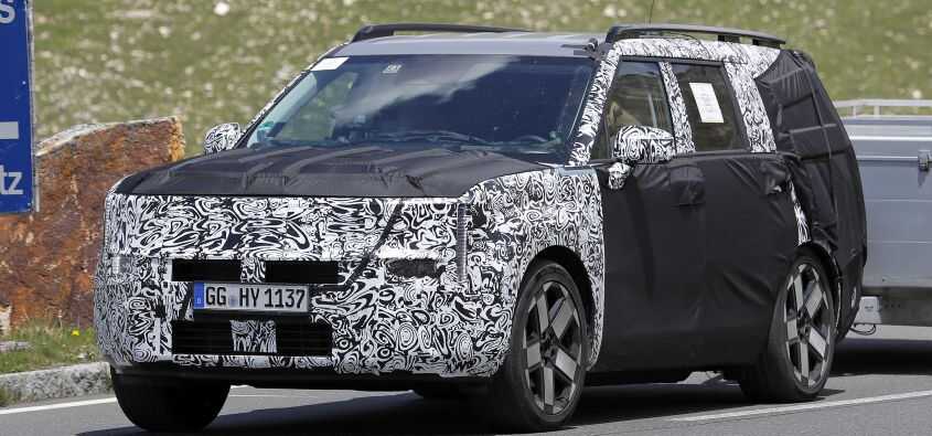 Yeni Hyundai Santa Fe: Köşeli Hatlar Elektrikli Model Esintileriyle Buluşuyor