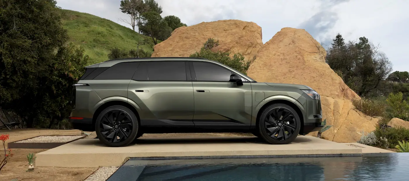 Toyota ve Lexus’tan İlk Üç Sıralı Elektrikli SUV Hamlesi