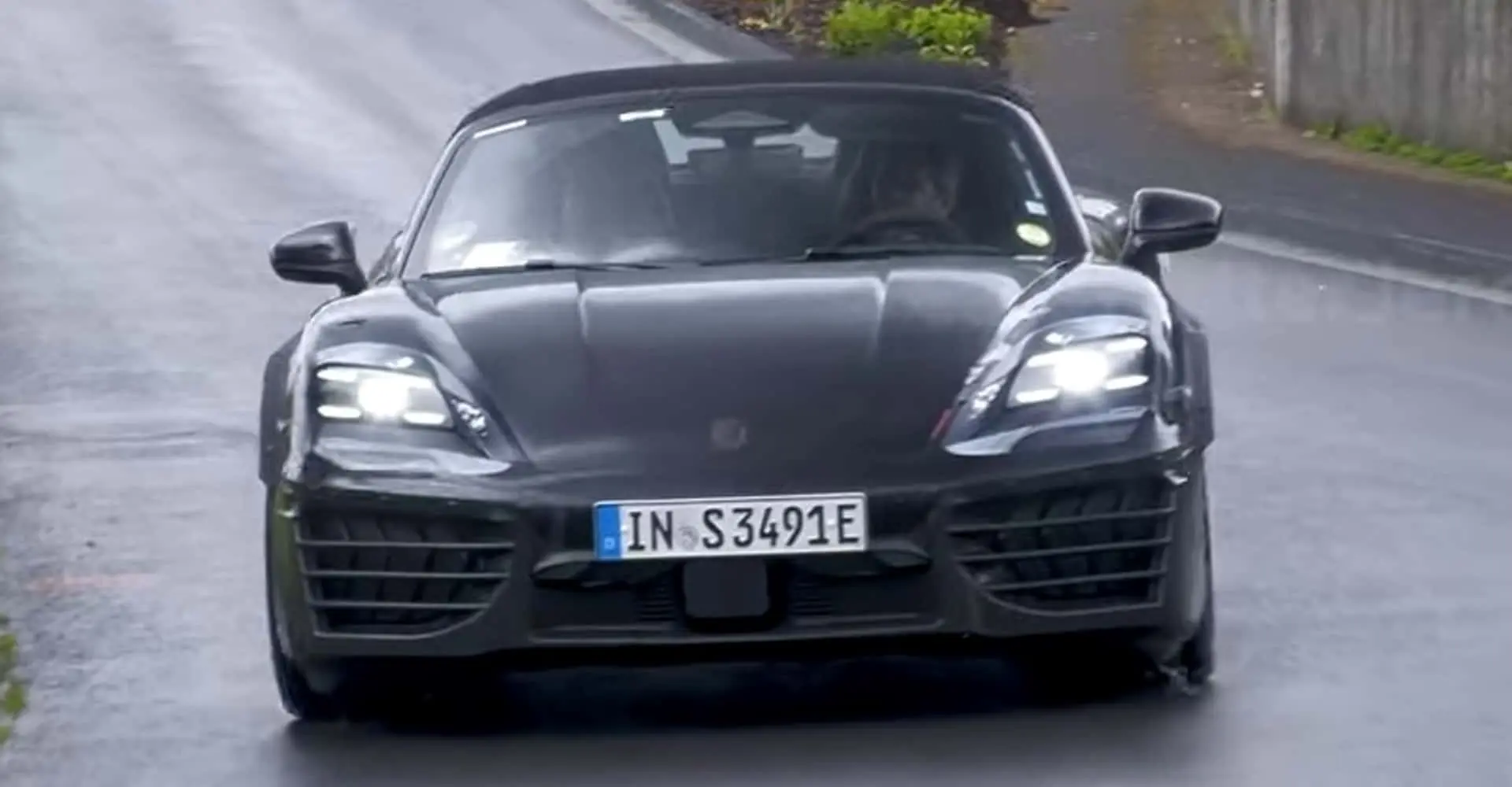 Elektrikli Porsche Boxster’ın Arkasında Bir Audi mi Gizli?