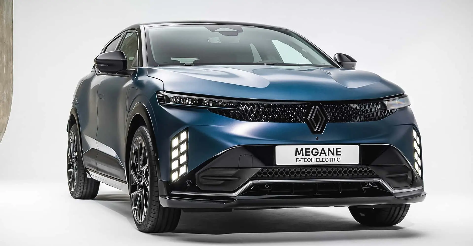Renault Megane E-Tech Yenilendi: Daha Fazla Menzil ve Modern Tasarım