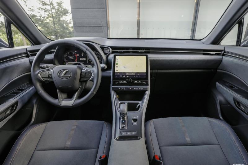 2026 Lexus LBX 1.5 görsel 3
