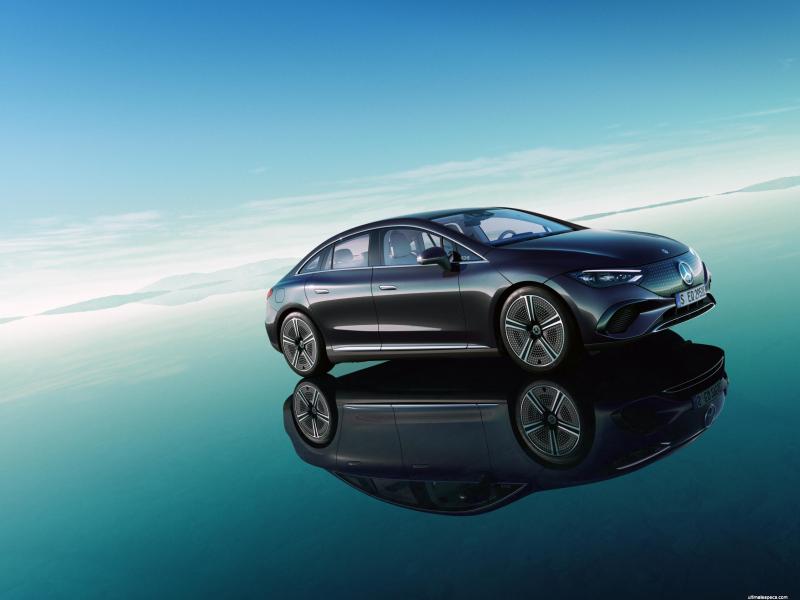 2026 Mercedes EQE 280 AMG görsel 1